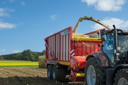324 1 01 do pliku 6654 JUMBO 7220 COMBILINE Case Maissilage 09 hq za ciagnikiem